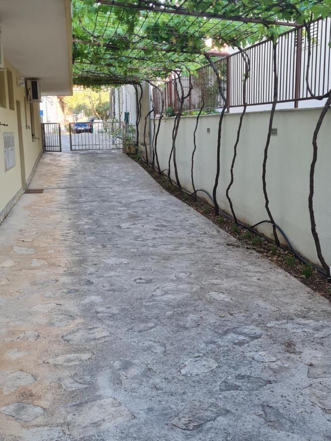 Apartment Lavanda Starigrad Paklenica Exteriör bild