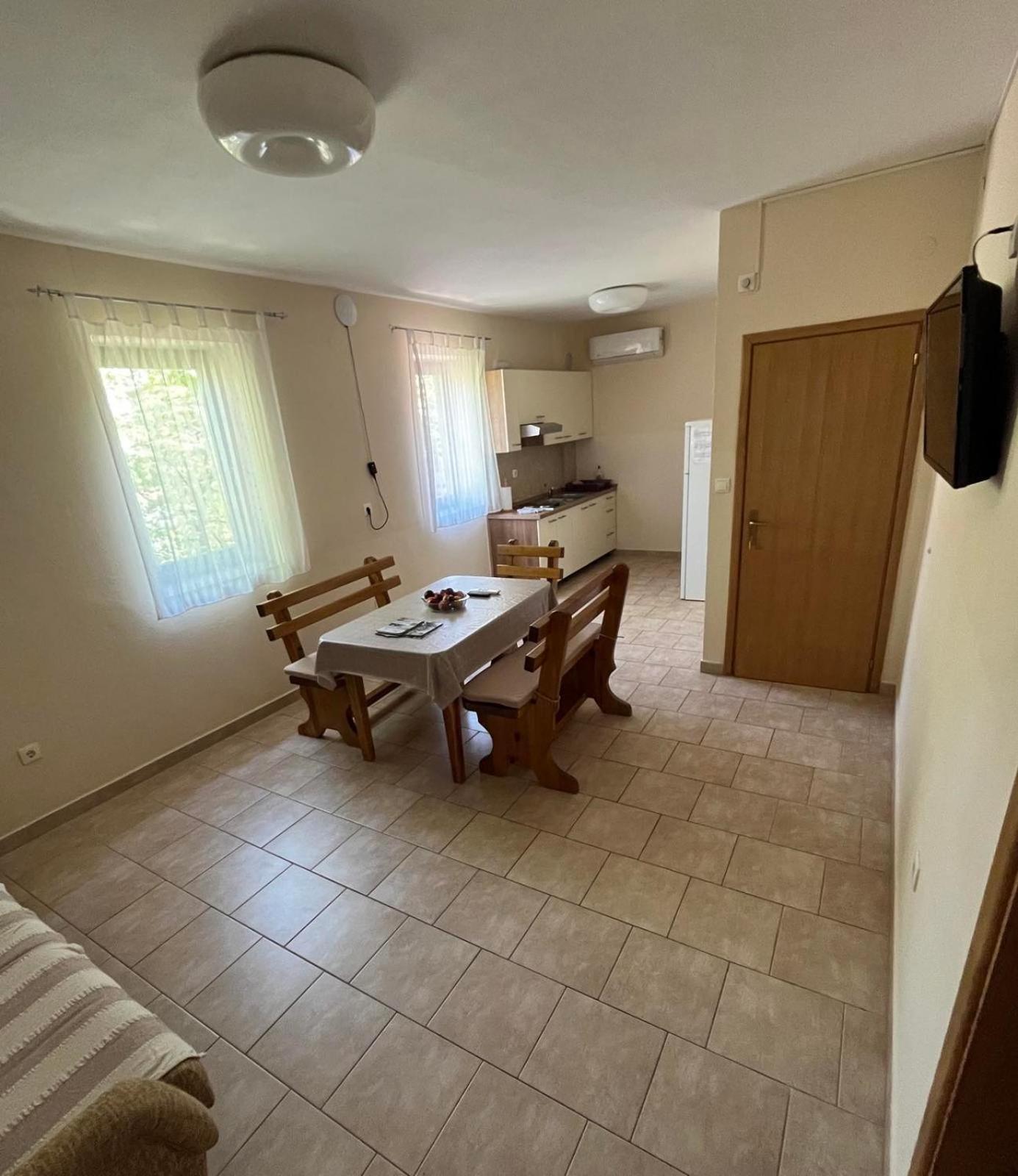 Apartment Lavanda Starigrad Paklenica Exteriör bild