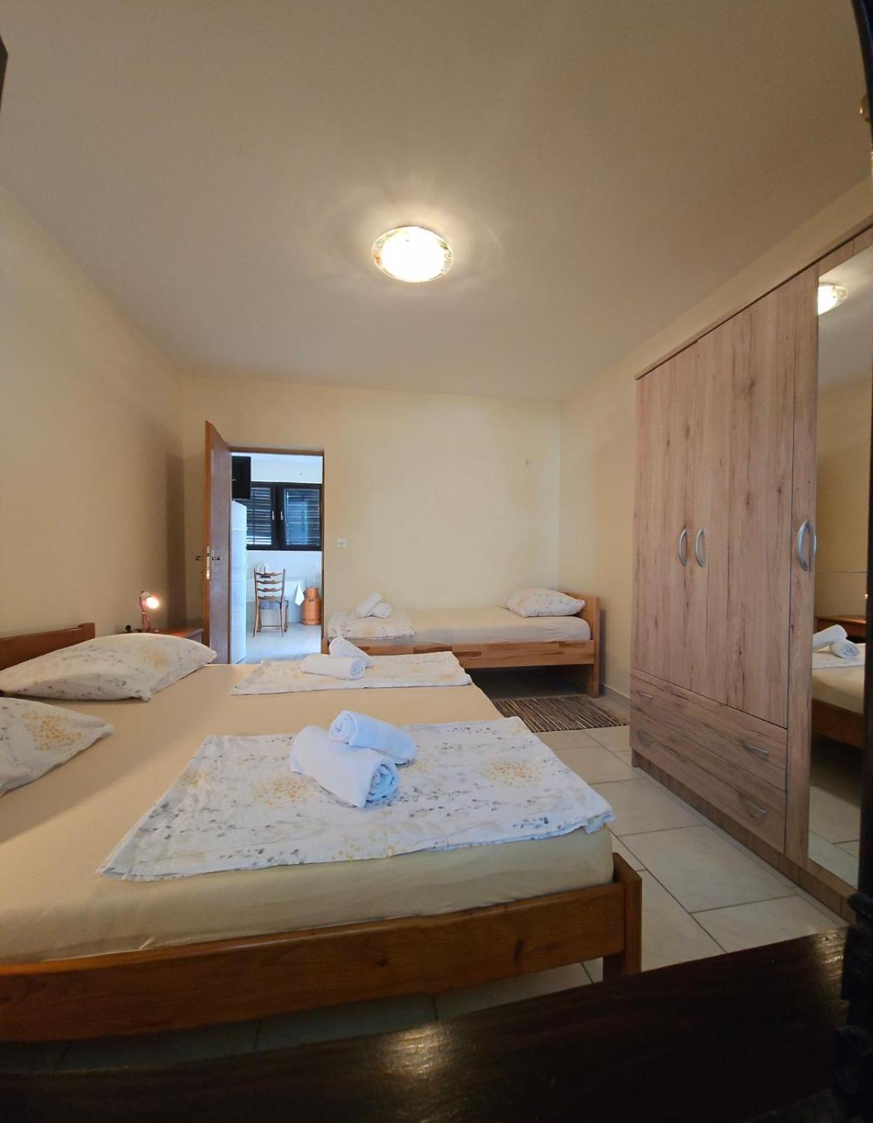 Apartment Lavanda Starigrad Paklenica Exteriör bild