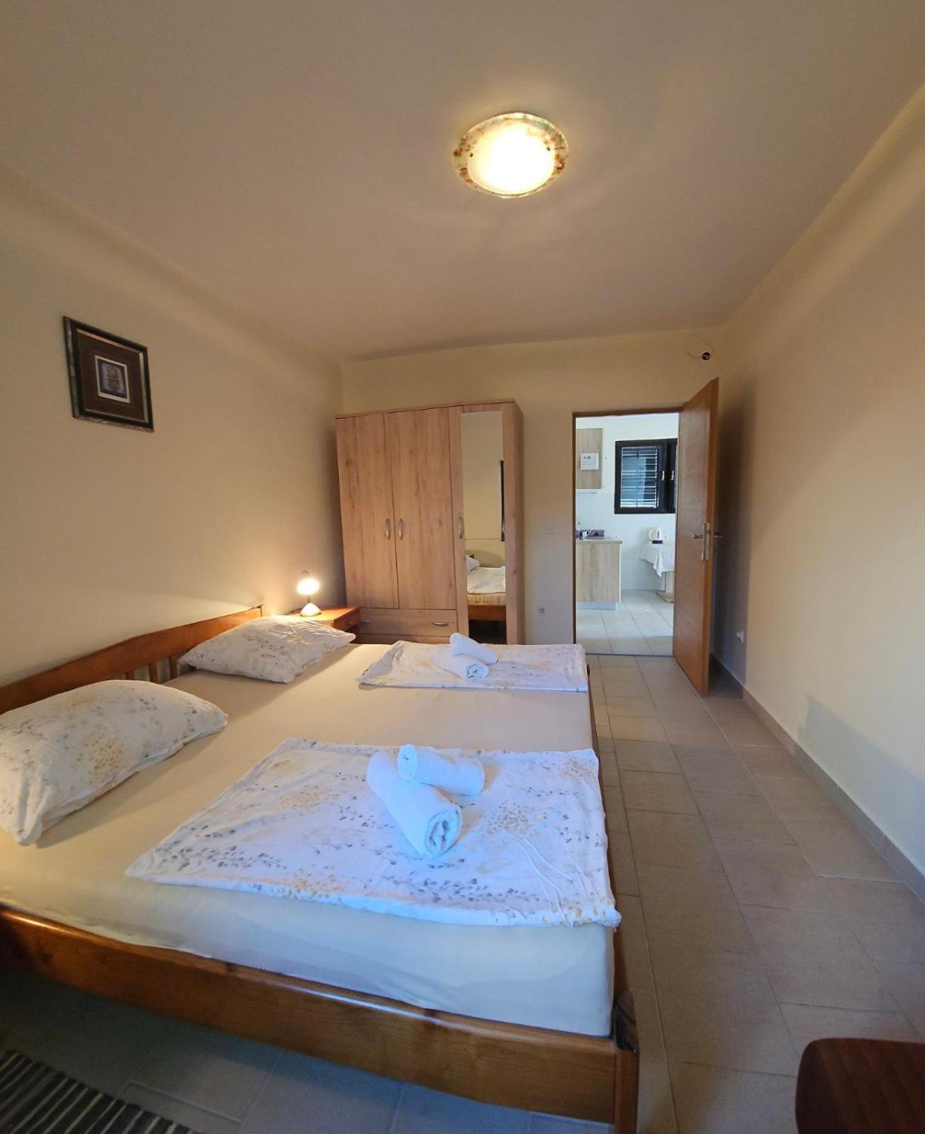 Apartment Lavanda Starigrad Paklenica Exteriör bild