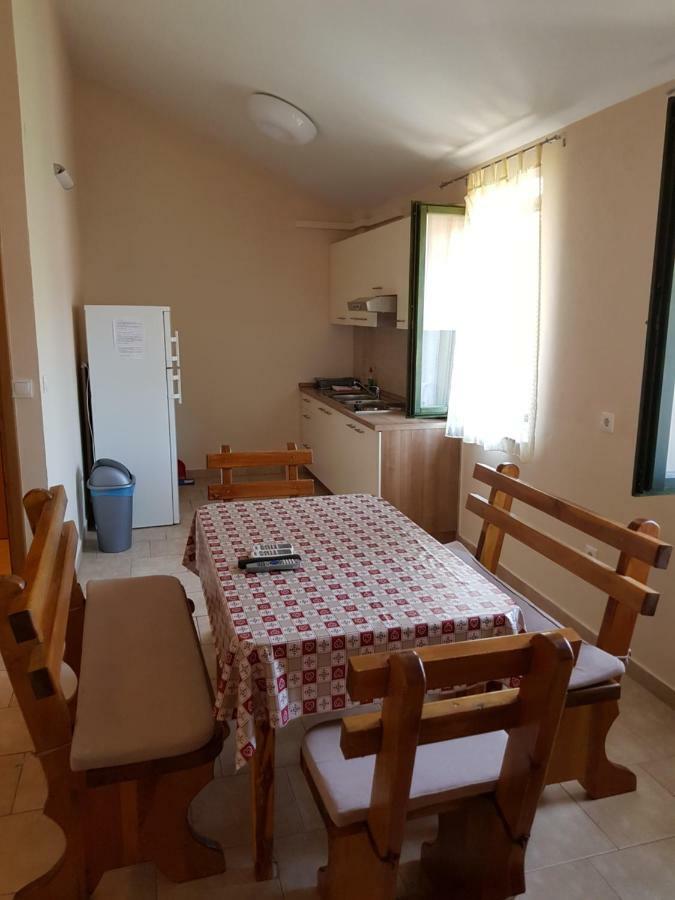 Apartment Lavanda Starigrad Paklenica Exteriör bild